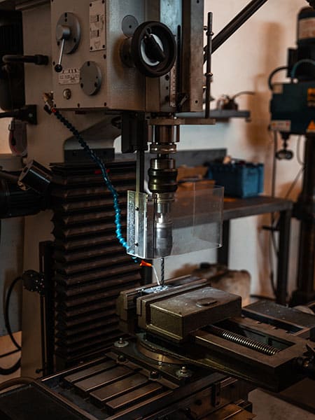 montaggio-di-inserti lavorazione-metalli-reggio-emilia-maranello